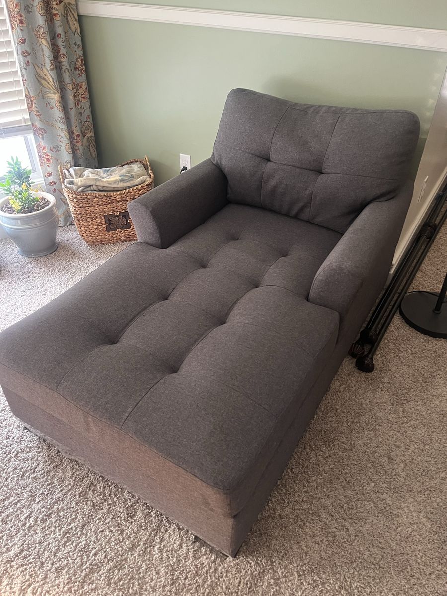 Chaise lounge