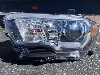 Genuine Toyota Headlight Assembly 16-21 Toyota Tacoma