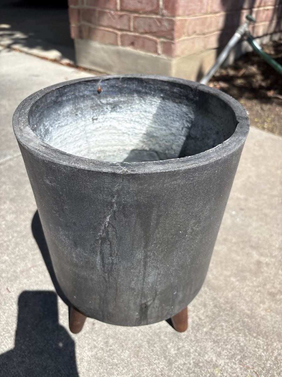 Indoor Terracotta Plant Pot With Wooden Legs