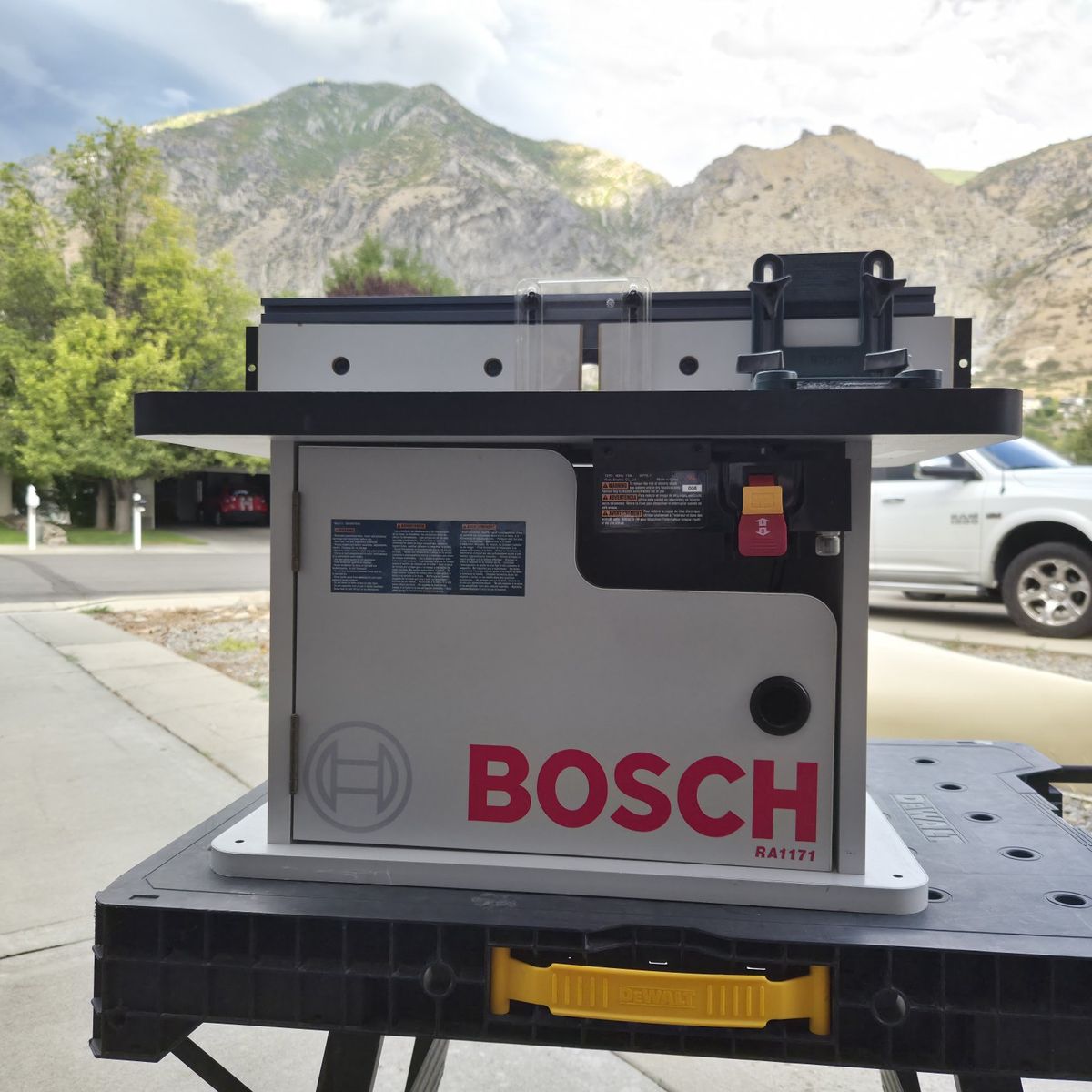 Bosch Cabinet-Style Router Table – Never Used
