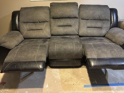 Comfortable Gray Reclining Sofa Couch Loveseat - 3-Seater Recliner