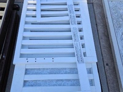 Crib / Toddler Bed w/ Mattress