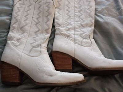 dingo cowgirl boots