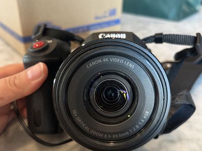 Canon XC10