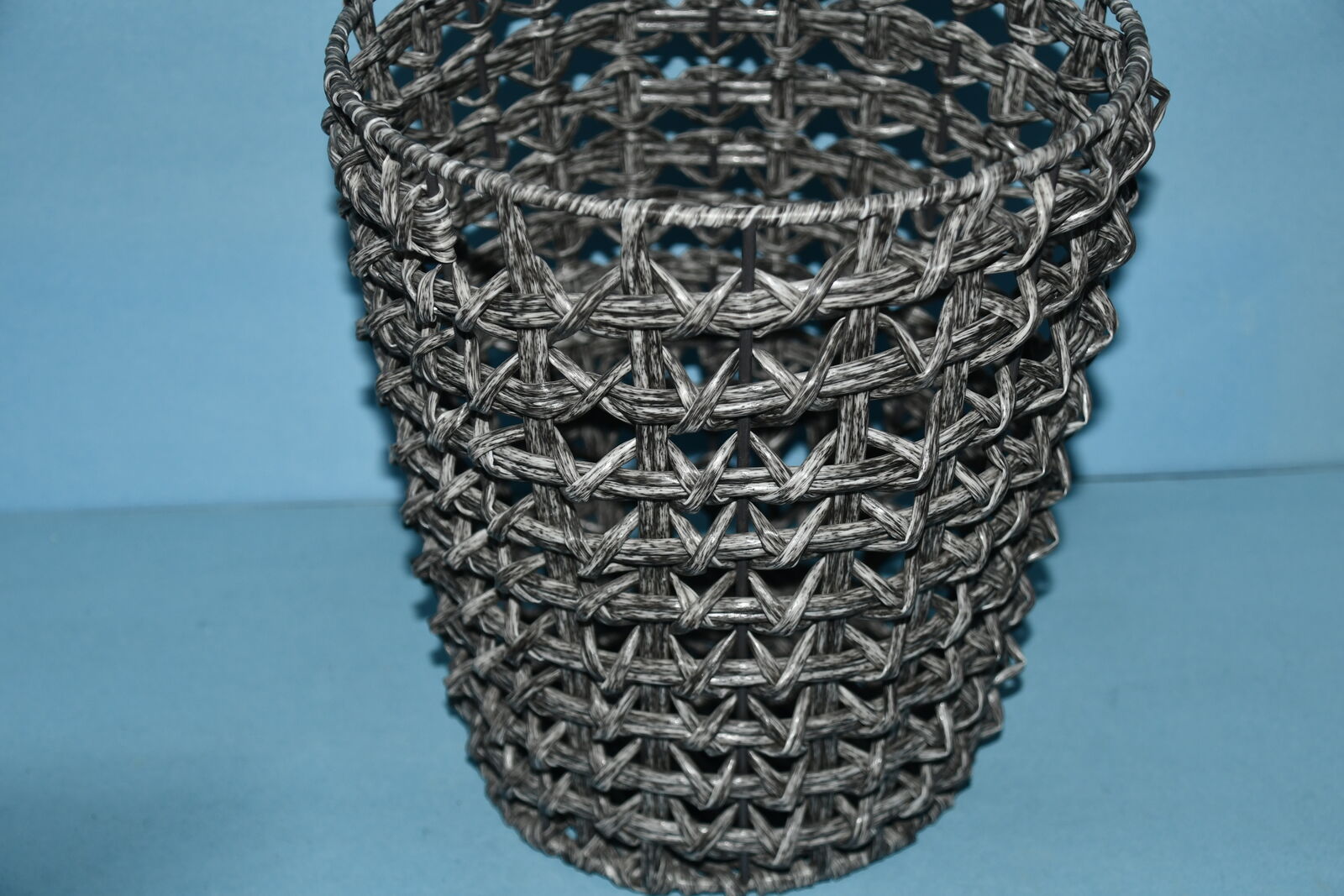 LARGE GRAY STORAGE BASKET ~ HEIGHT 11.5" ~ DIAMETER 10" ~ STURDY ~ WELL MADE ~ CLEAN!