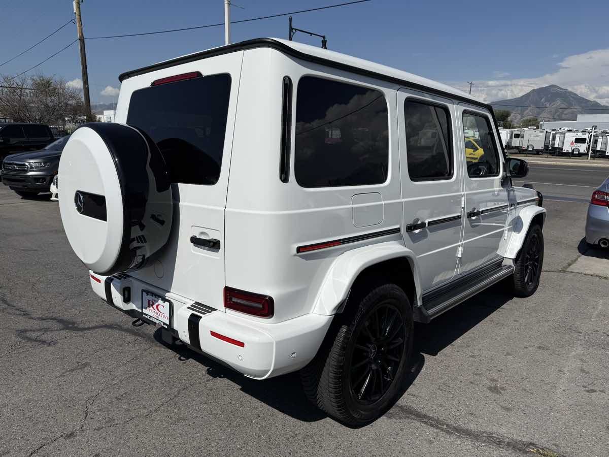 Main image 6