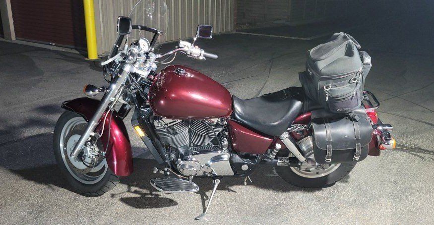2007 HONDA SHADOW SABRE VT1100C2.   2,400.00