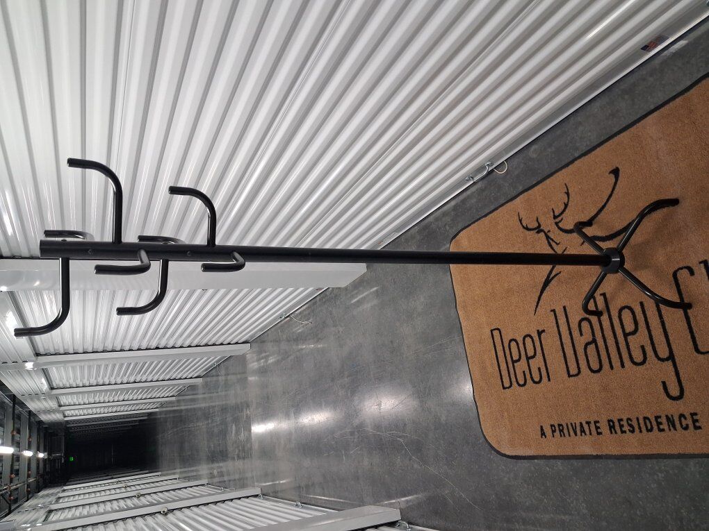 Clothing and Hats Rack Black metal 8-hooks