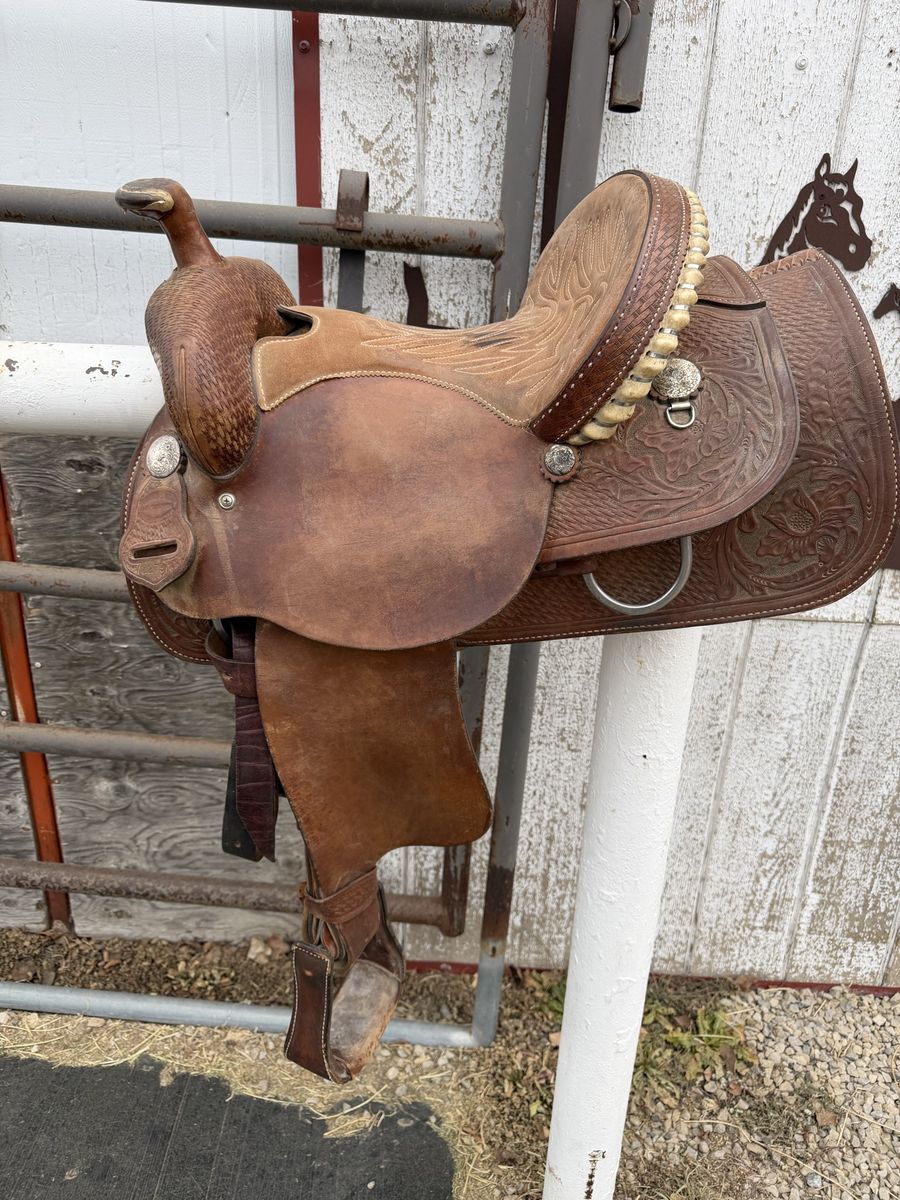 AA Callister 14" Saddle