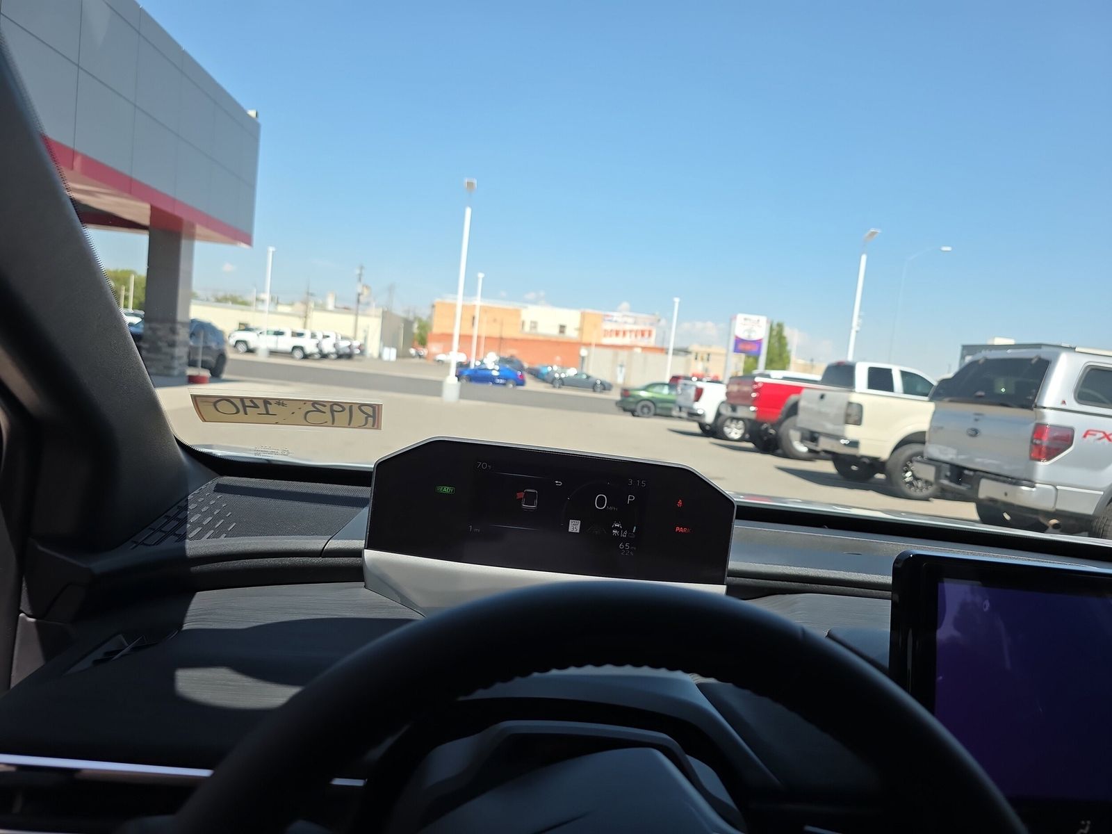 Main image 3