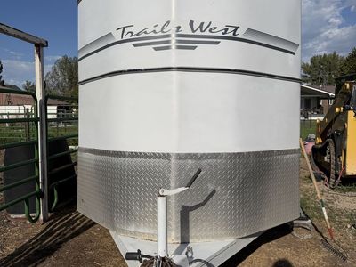 Trails west 3 horse trailer