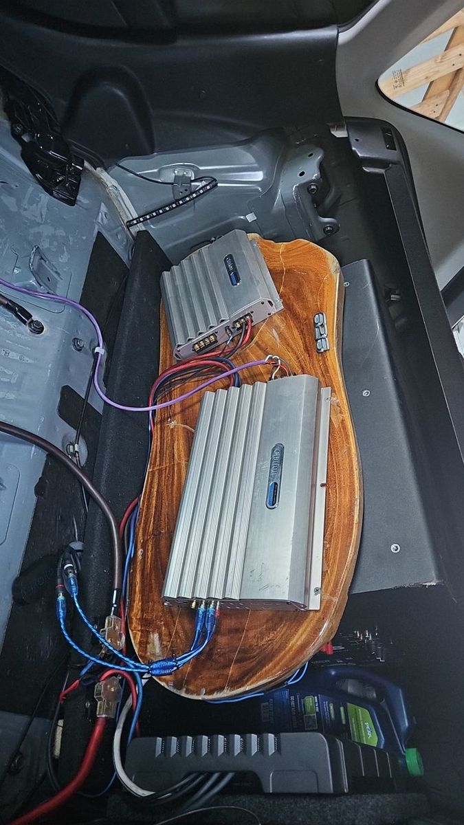 Clarion Amps, Feeler Post