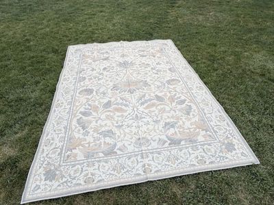 New 8x10 rug - light colored floral
