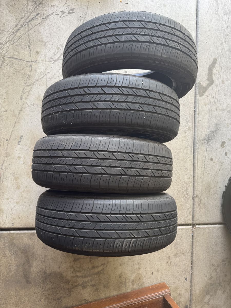 4 215/55/17 Goodyear tires