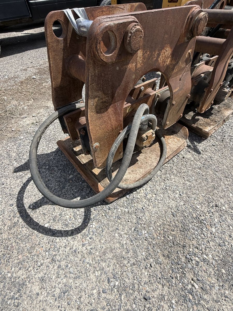 Heavy Duty Hydraulic Compactor Attachment for 210 size trackhoe