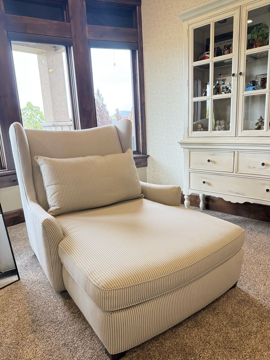 Chaise Lounge Chairs