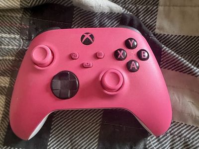 Wireless PINK Xbox controller