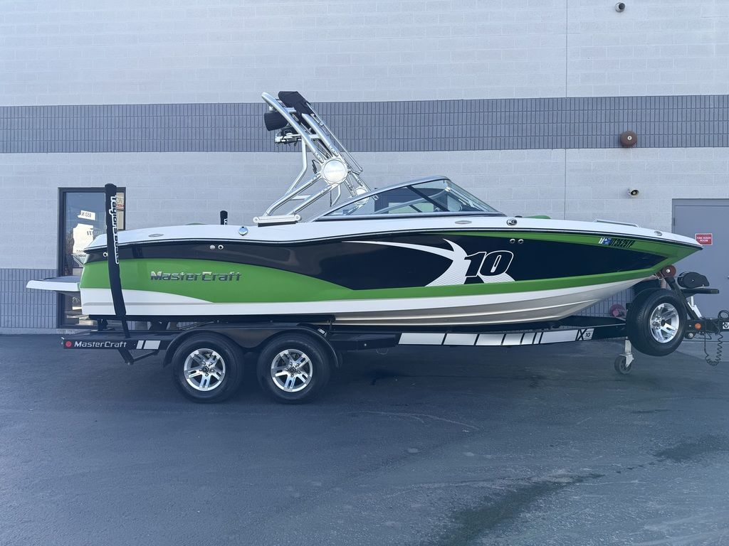 2013 MasterCraft X10