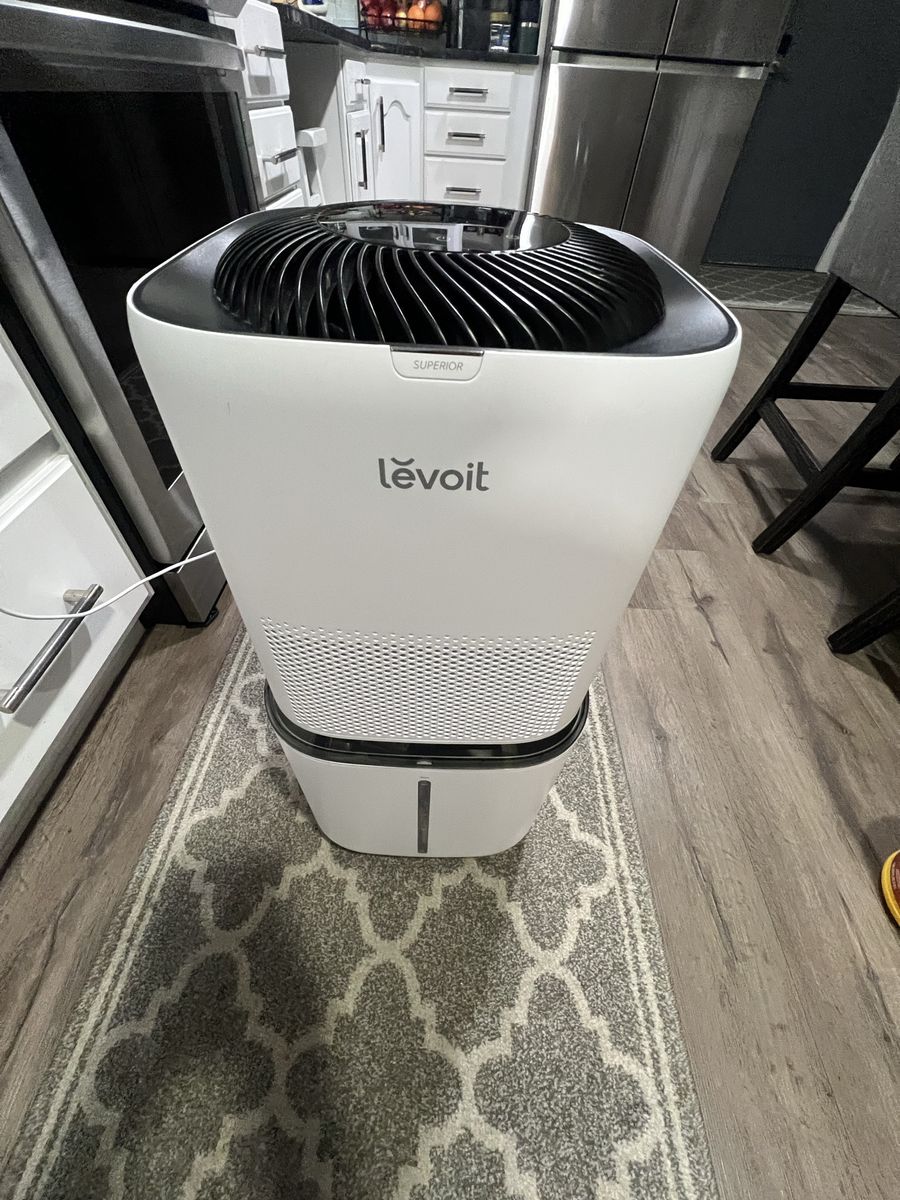 Levoit Superior Humidifier / Air Treatment Unit White