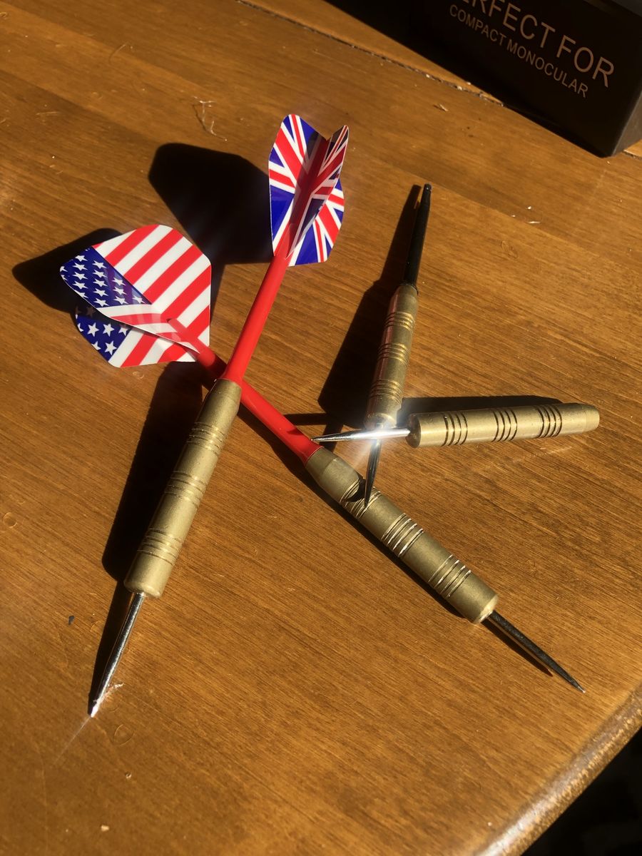 Dart Set - 3 Brass Barrel Darts with US and UK Flag Flights, Steel Tip