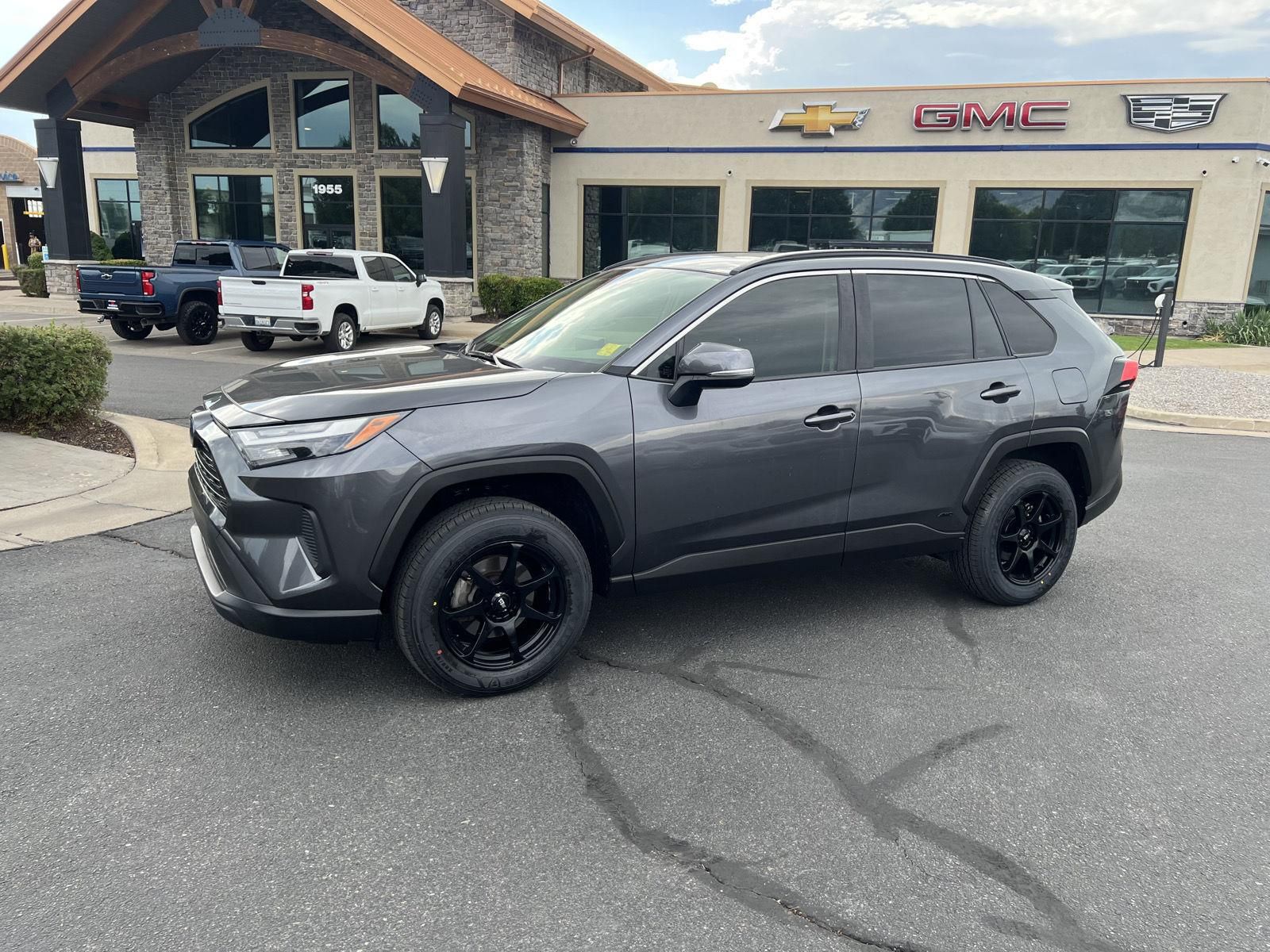 2022 Toyota RAV4 XLE