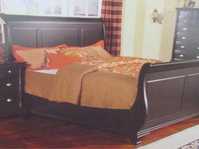 NEW IN BOX - PREMIUM SOLID WOOD KING SIZE BED
