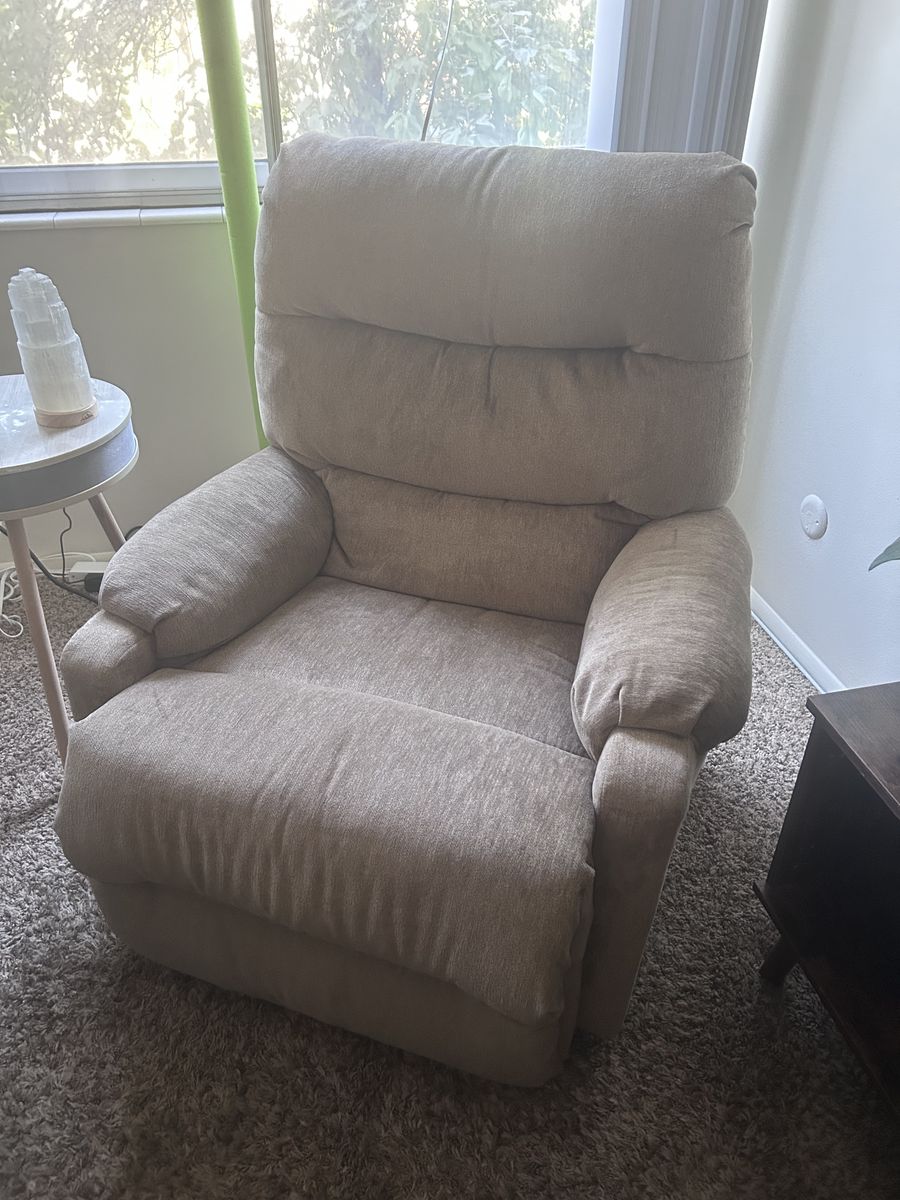 Best Home Sedgefield petite recliner