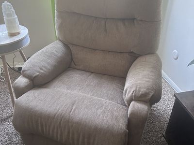 Best Home Sedgefield petite recliner