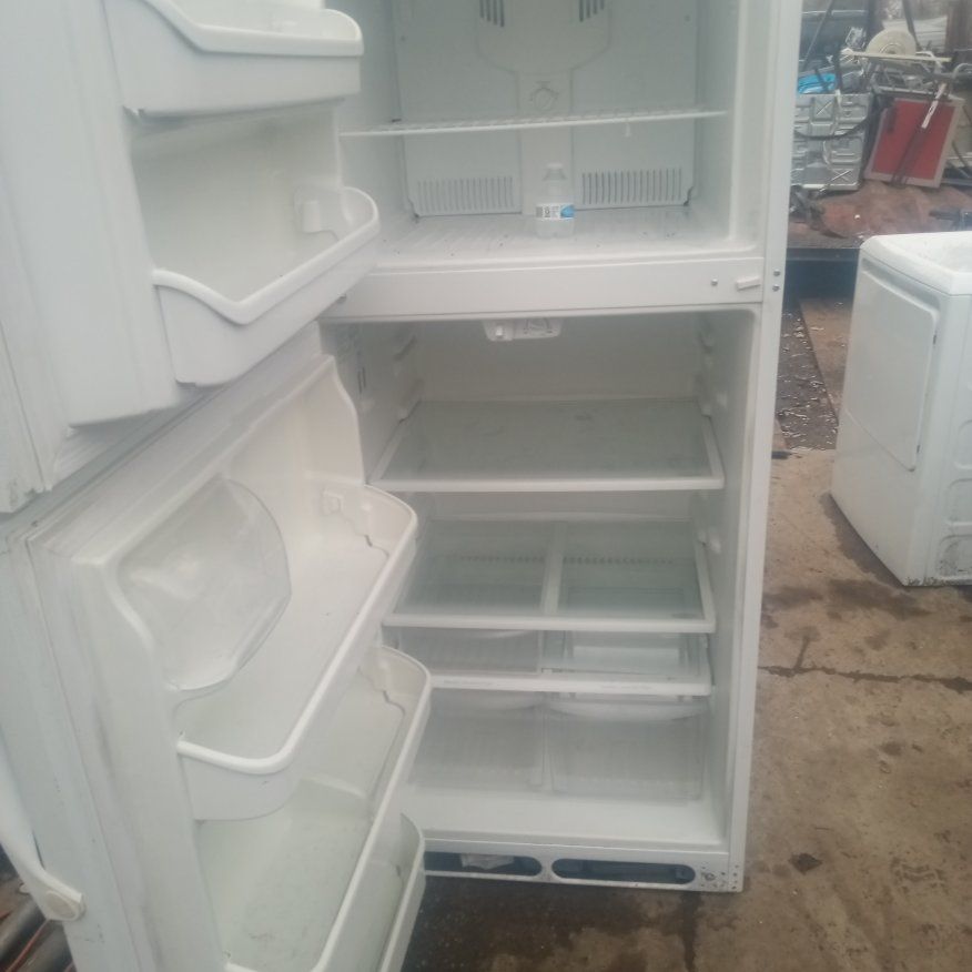 Frigidaire refrigerator freezer on top