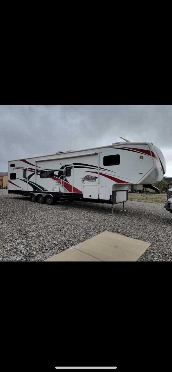 2013 toy hauler