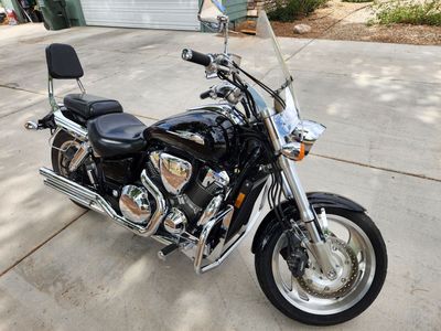 2002 Honda VTX 1800 C. LOW miles: 13,500