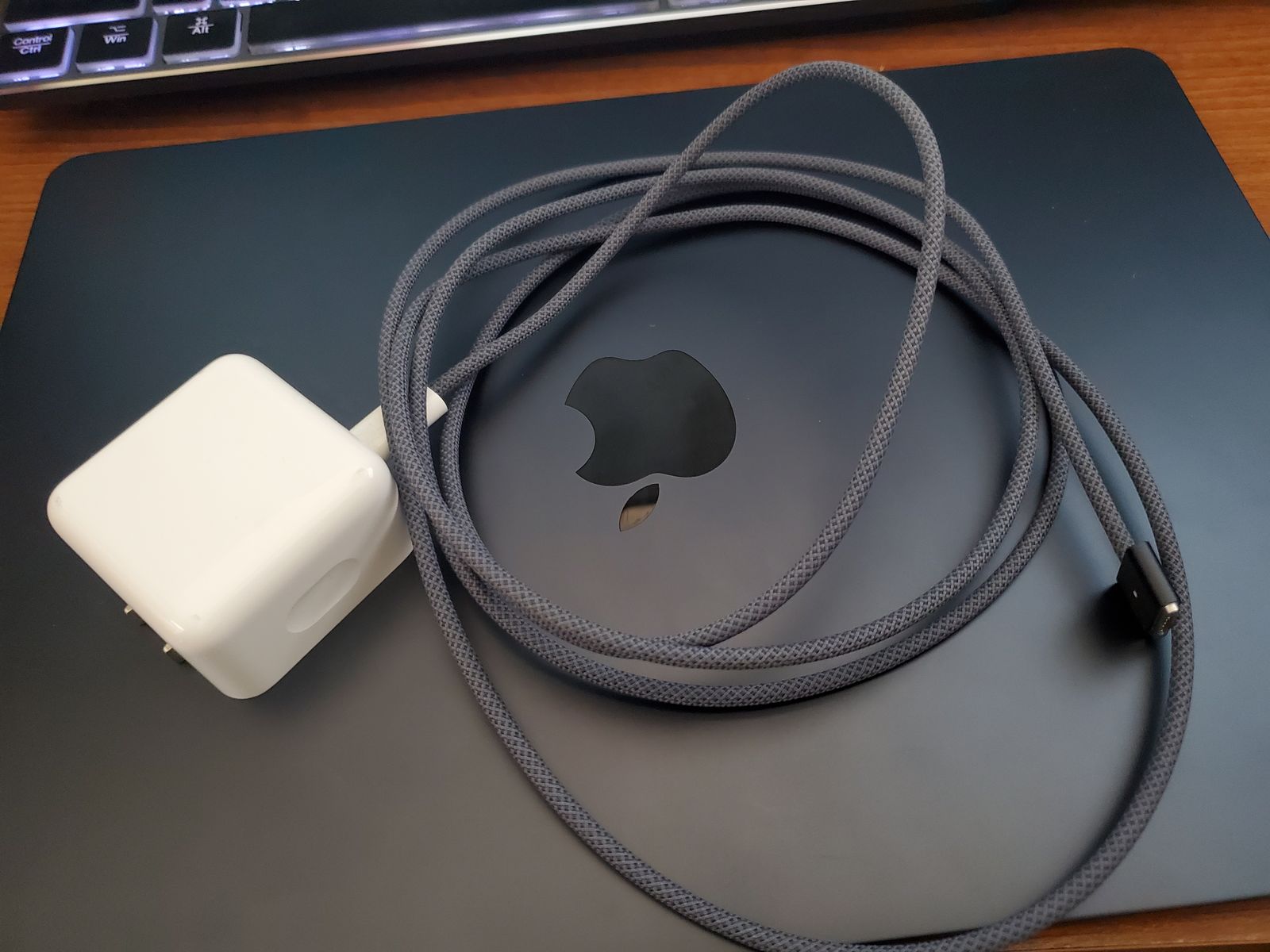 Apple MacBook Air M3 13" - 16GB RAM / 512GB SSD (Midnight)