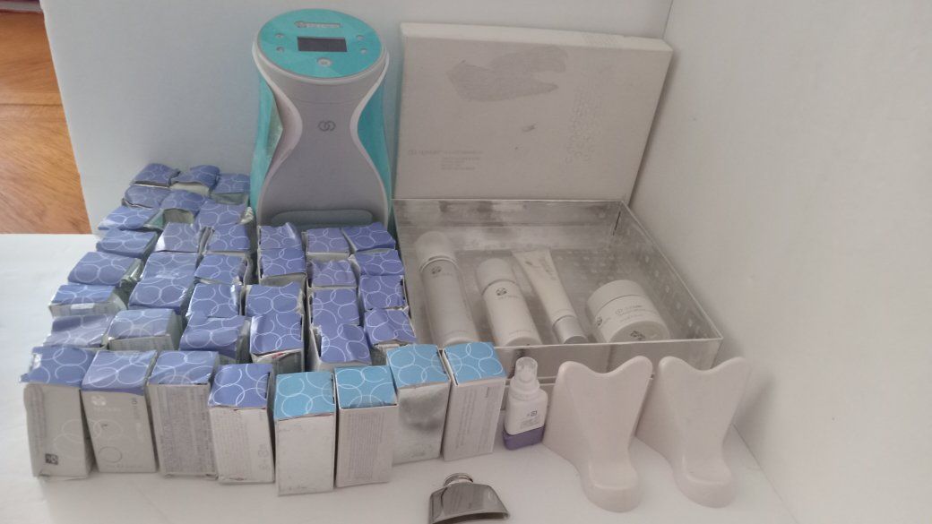 Mega-Lot: Nu Skin ageLOC Me Smart Skincare System - Device, Calibration Starter Kit, & 30+ Refill Cartridges Bundle