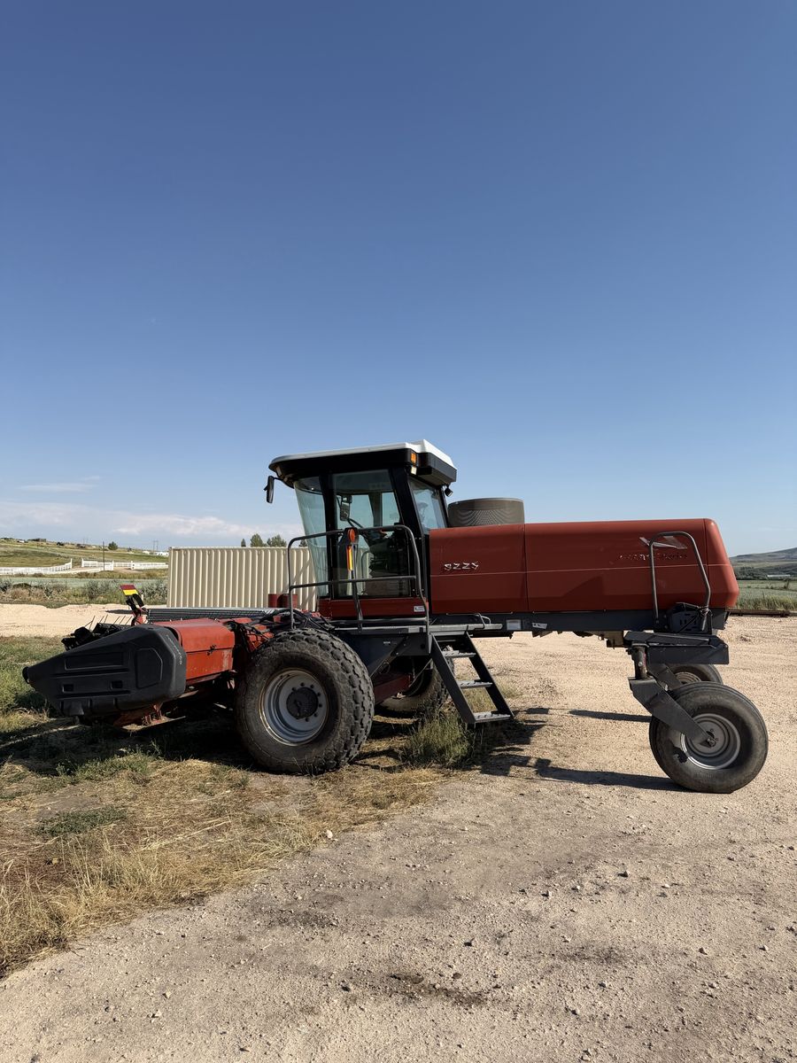 Massey Ferguson 9225HS Swather