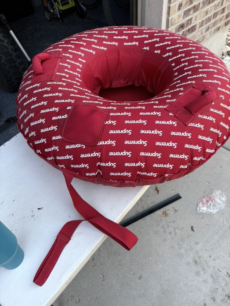 Supreme Towable Tube