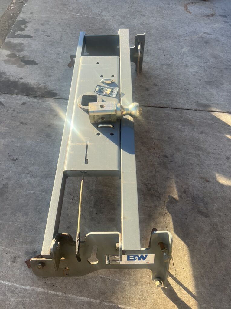 BW Turnover Gooseneck Hitch