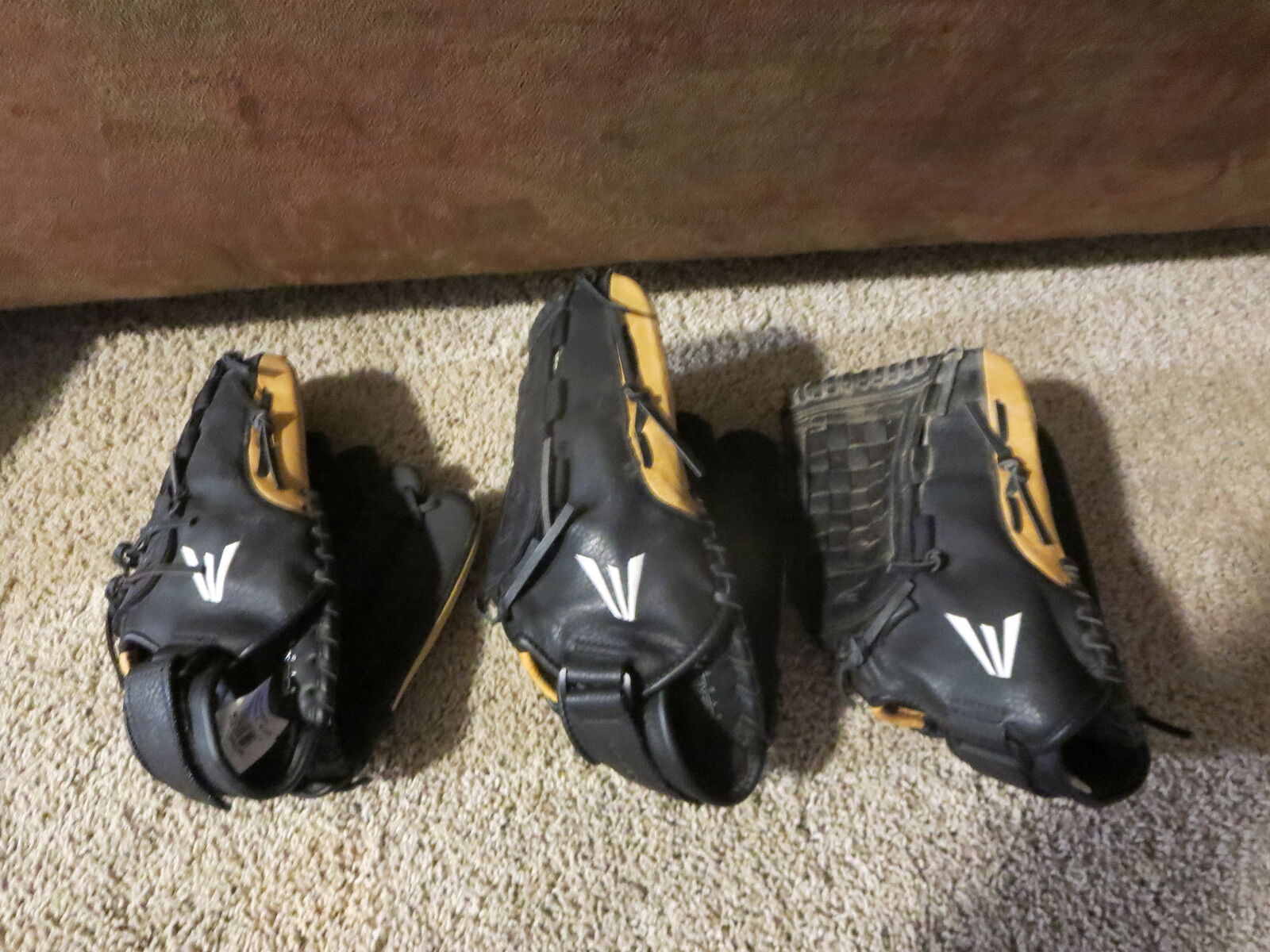 Easton Black Magic BX1400B Baseball Softball Glove Mitt