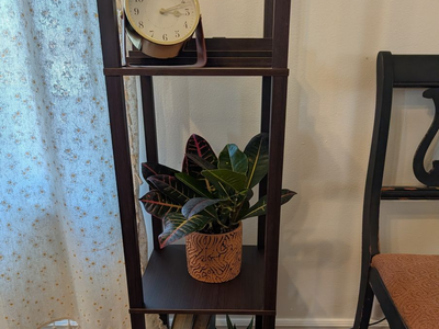 Column Shelf Lamp
