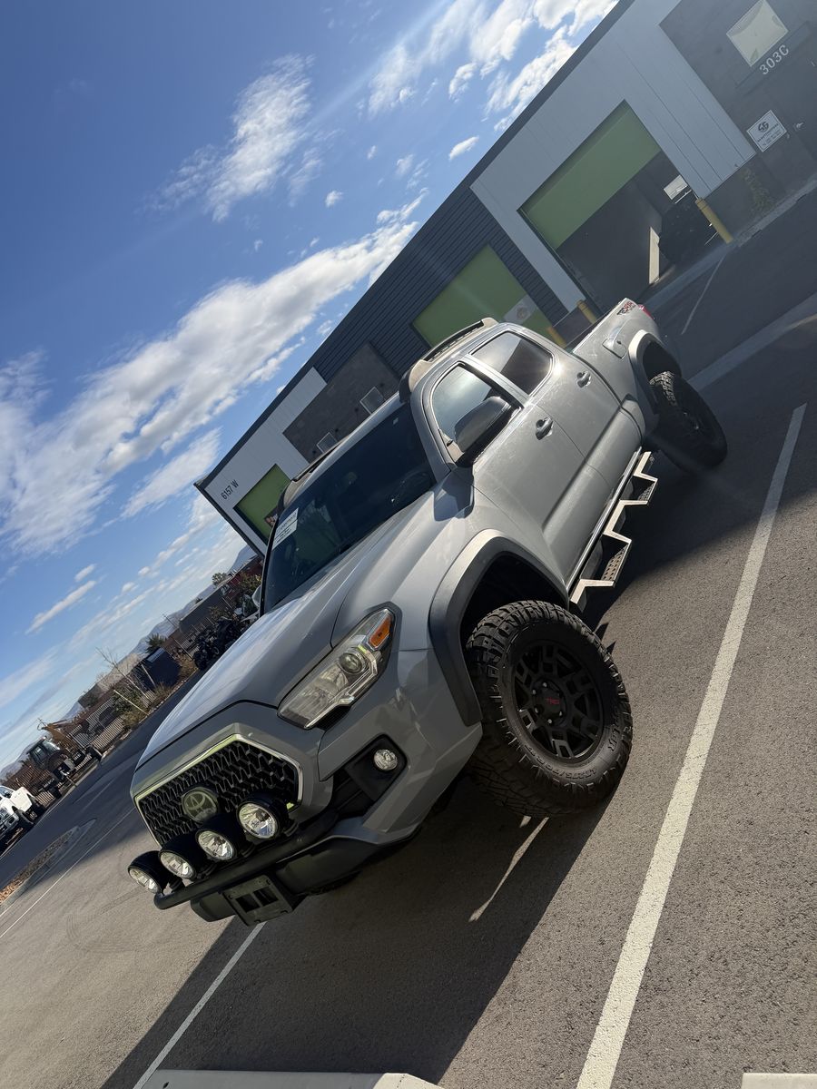 2018 TOYOTA TACOMA TRD Off-Road