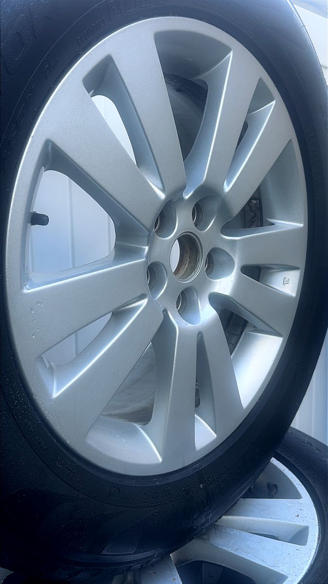 Pirelli Scorpion 255/55R18 – Excellent Condition