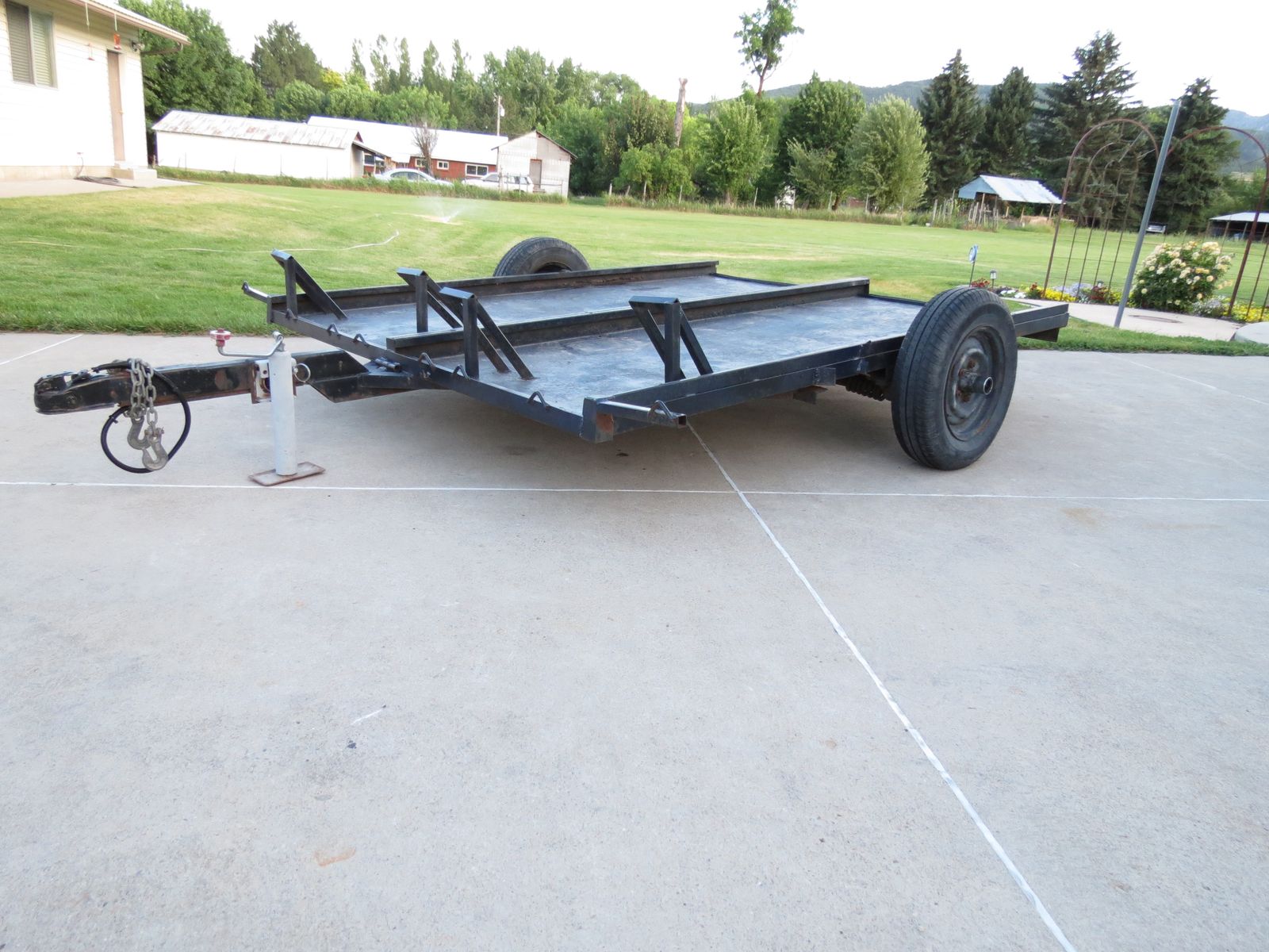 Just  the right size 6 X 8 light utility trailer, metal deck