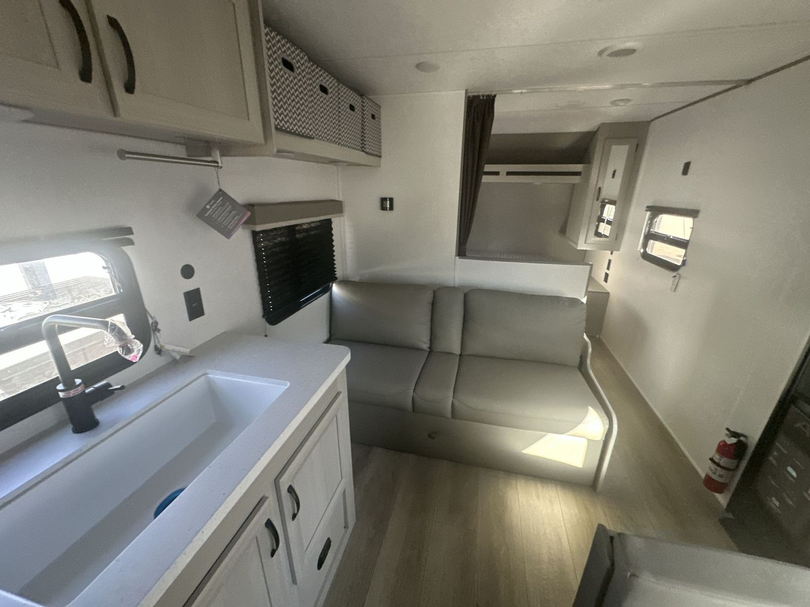 Main image 6