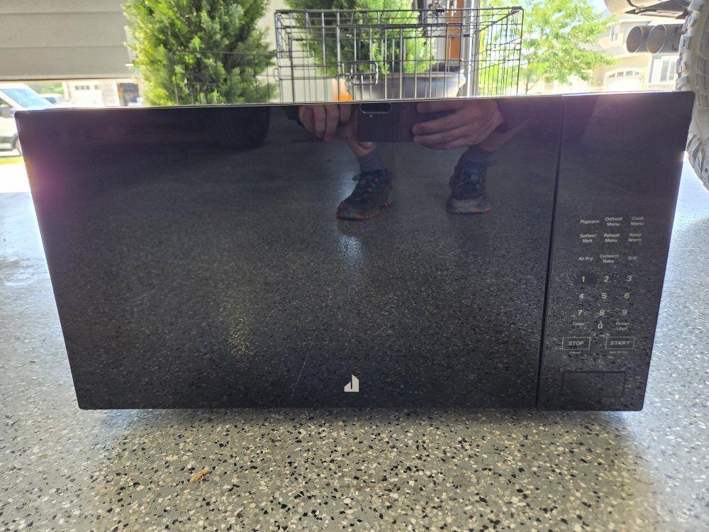 Jenn Air 1.5 cu. ft. Countertop Microwave Oven in Black with Air Fry and Connection Grill.  JMCTC15RB