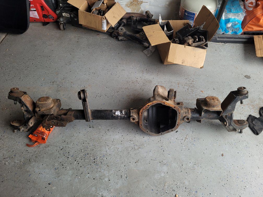 Jeep JK Rubicon Dana 44 Front Axle Housing Assembly
