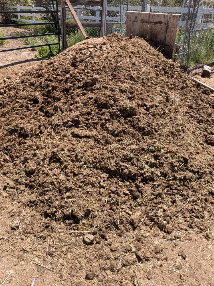 FREE HORSE MANURE!!