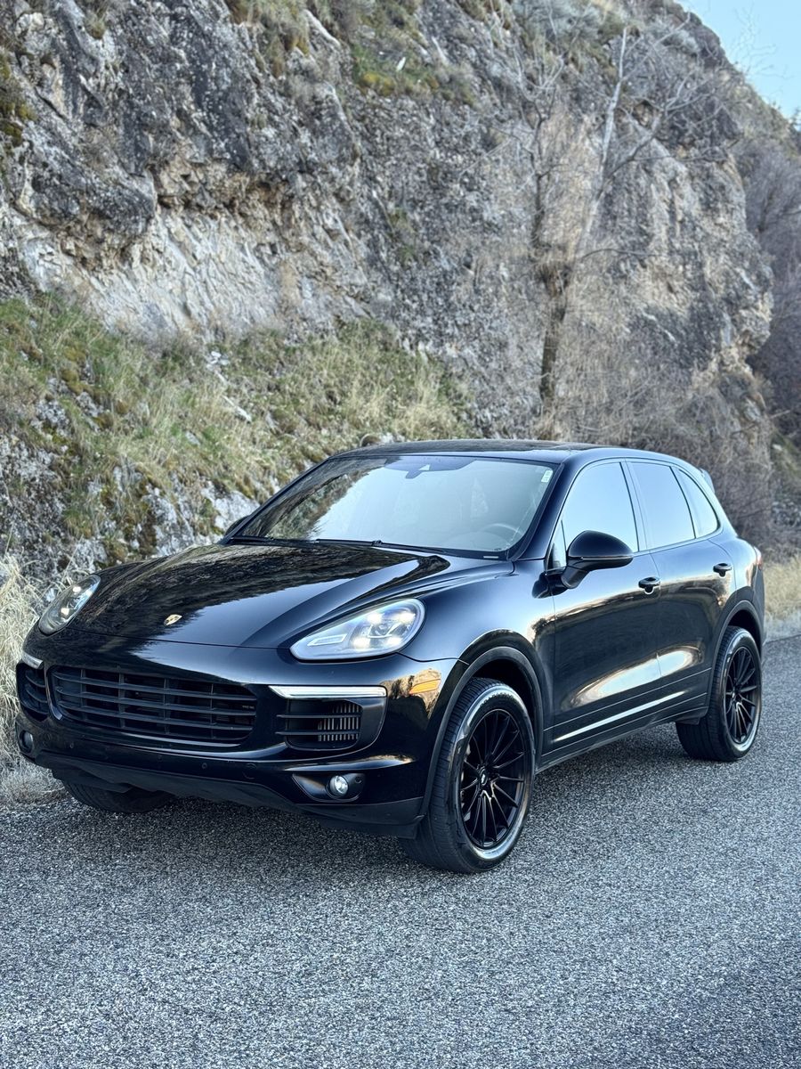 2016 Porsche Cayenne S