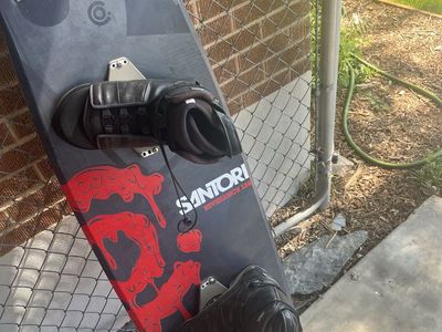 Company Santori Severance 138 Wakeboard XL hyperlite bindings