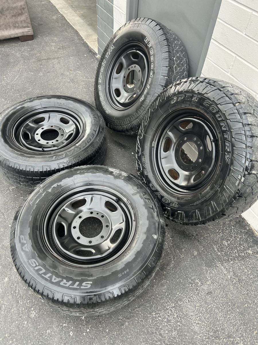 F-350 8x170 Bolt Pattern 17" Black Steel Wheels & 265/70R17 Tires (4-Set)