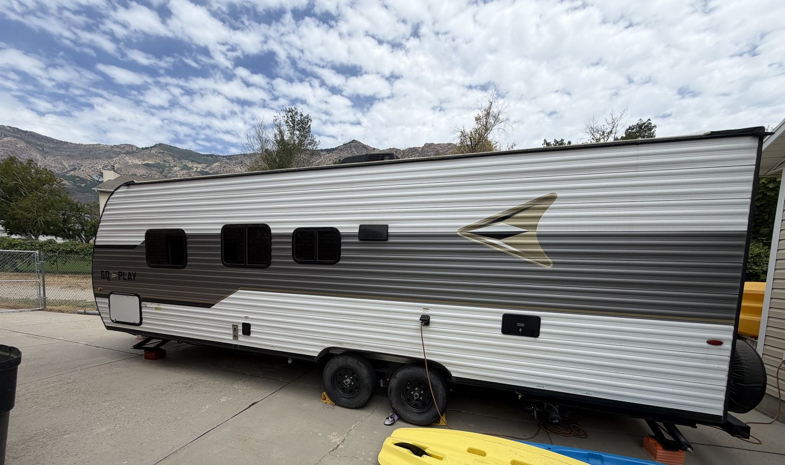 2023 Highland Ridge GO Play 26BH Travel Trailer – Like New – Only Used 4 Times