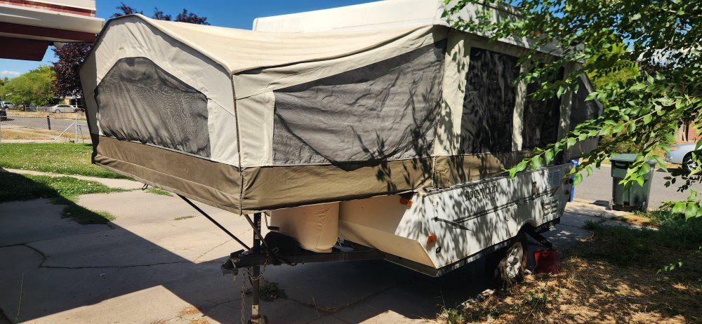 2008 rockwood freedom pop up tent trailer with upgrades and lift.
